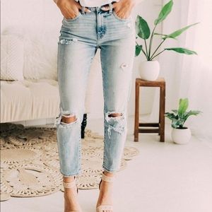 SOLD—-Willow & Root Mom Jeans